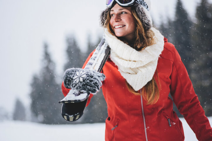 Ski Outfit rote Jacke
