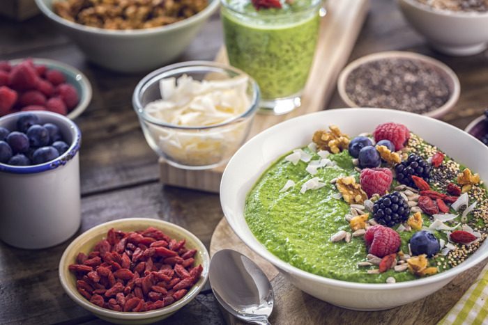 petit déjeuner sain fruits