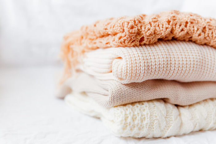 como doblar ropa para viajar